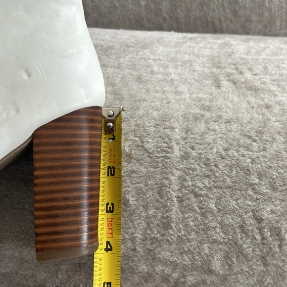 White booties - Picture 10 of 10